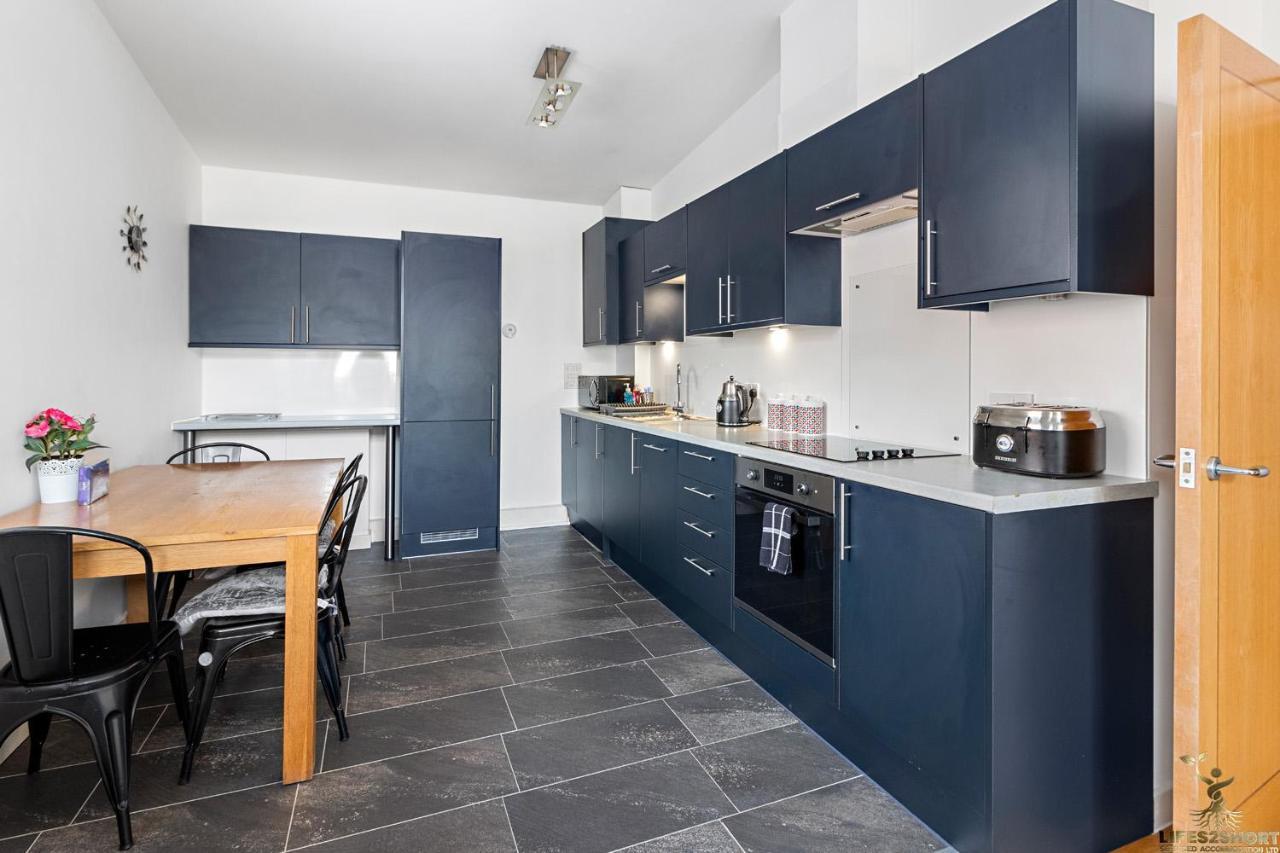 Smythen St, 2 Bed Apartment With Balcony 埃克塞特 外观 照片